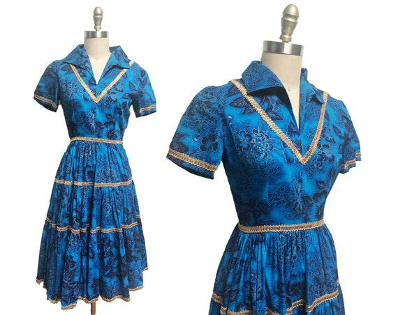 Vintage 1950s Blue Hawaiian Dress- Gold Trim Full… - image 1