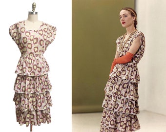 RARE Vintage 1940&#39;s Novelty Print Day Dress- Grecian Columns Layered Lace Brown pink Yellow White Button Back Queen Make Fashions Waist-28&quot;