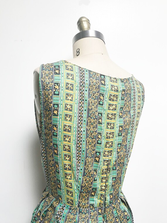 vintage 1950s Novelty Print Cotton Dress - Green … - image 5