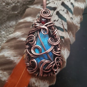 Caos wrapped pendant. Labradorite