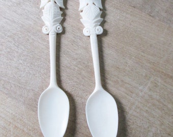 VIntage Pair of handcarved hawaiian flowered spoon - Unusual pieces - COMBINE SHIPPING - estate find!