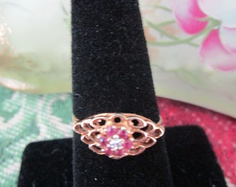 Vintage,Retro 14kt gold ruby or garnet center stone with small diamond center - filligree ring - Great pink ring  - Size 6 1/2- Estate find!