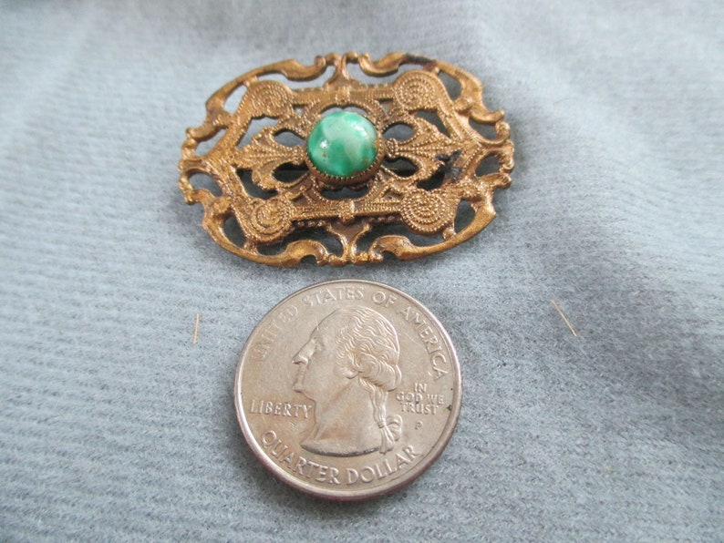 Vintage 1940's Filigree Backed Brooch/pin With Green Etsy