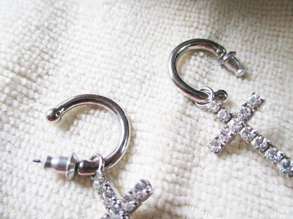 Vintage retro Rhinestone cross/crucifix  earring … - image 2