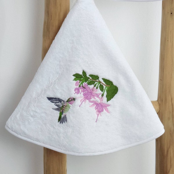 Hummingbird embroidered round soft towel, Face Hand cloths for bathroom spa hotel house kitchen Spring decoration. Caravan hanging towels