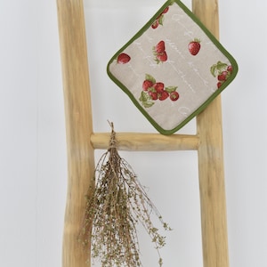 Potholder with strawberries, wild berries potholder,  kitchen glove for hot dishes, botanical farmhouse decor