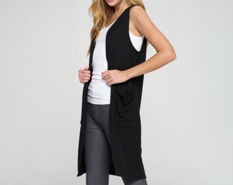 Women’s Knit Vest Featuring Two Pockets