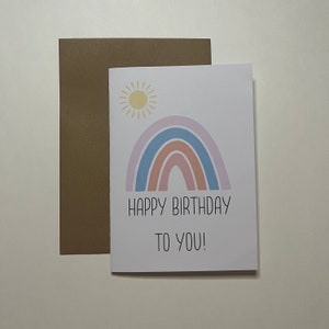 Tarjeta de cumpleaños, arcoíris, feliz cumpleaños a ti.