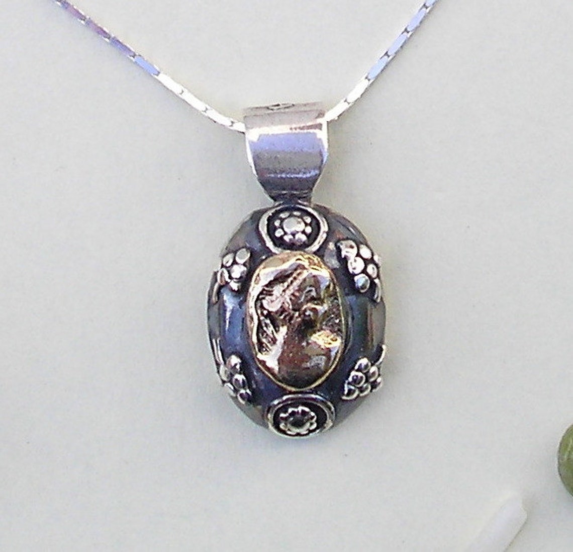 Sterling silver cameo necklace Clearance