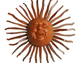 Little Happy Sun Face en Metal Bent Ray hecho por Elizabeth Keith Designs