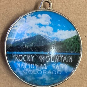 rare Rocky Mountain pendant acrylic National Park Colorado big bubble vintage 1970s retro travel souvenir vacation tourist funky shop gift