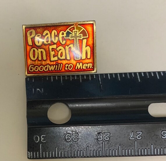 1980's Christmas Pin Peace on Earth Good Will Tow… - image 3