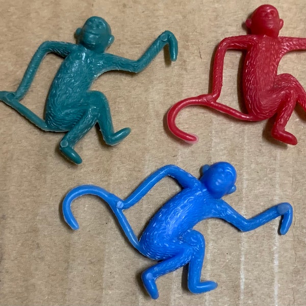 Vintage Hanging Monkeys Cereal Premium prize Set of 3 toys Nabisco blue red green Wheat Honeys 1960s plastic colorful prizes animal figures