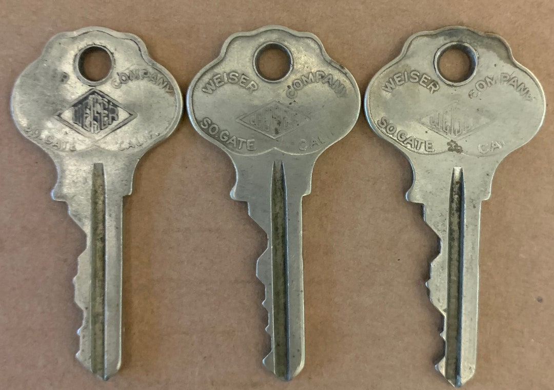 Vintage Weiser Co Keys South Gate CA Lot of 3 Ornate Flat True Vintage