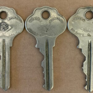Vintage Weiser Co Keys South Gate CA lot of 3 ornate flat true vintage brass  memorabilia historic art metal jewelry So Gate California old