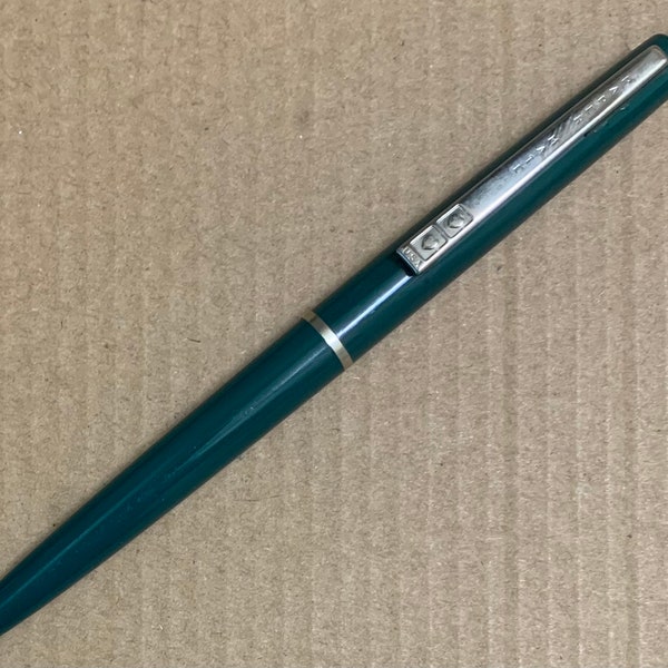 Paper Mate vintage Malibu Double Heart Ball Point Ink Pen dark green USA working 1970s 1980s plastic click retro school office New Refill