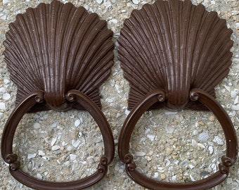 Set 2 Vintage Towel Rings Homco 1970&#39;s shabby brown Seashell Shell Holders wall hanging 1976 retro cottage lake home nautical bathroom pair