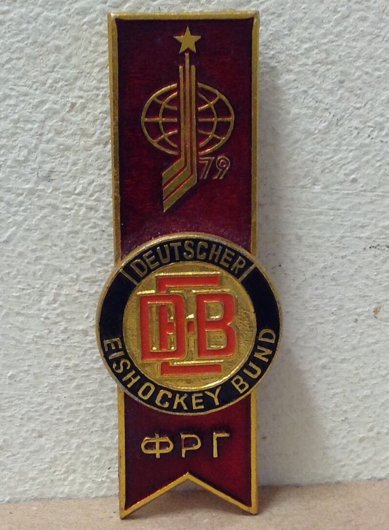 Pin's Vintage – Logo MOCKBA Hockey URSS – Original – Collection