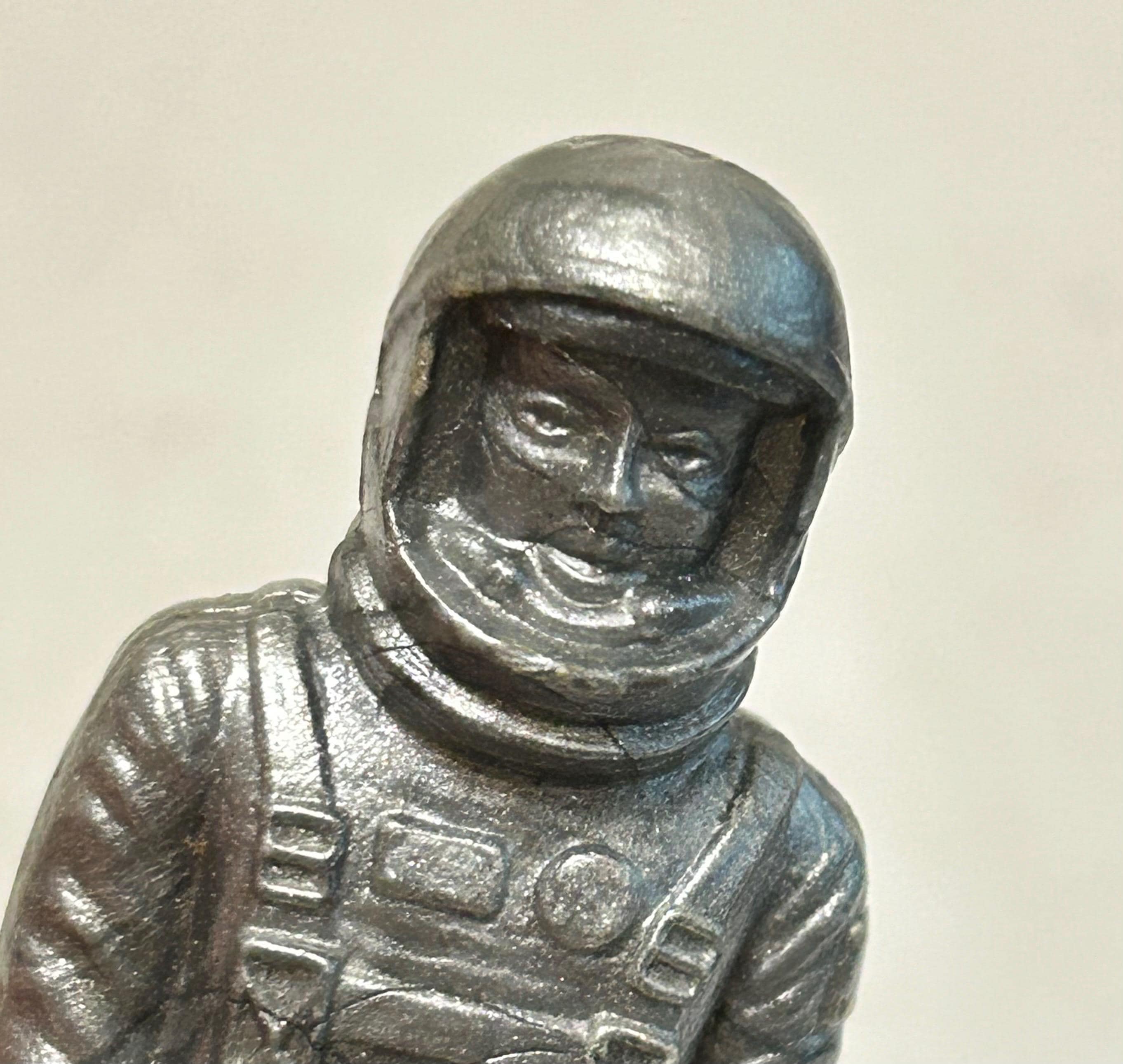 Obscure Space Figure Astronaut Silver Gray 1/24 Mercury Suit Obscure Space Figure Astronaut Silver Gray 1/24 Mercury Suit