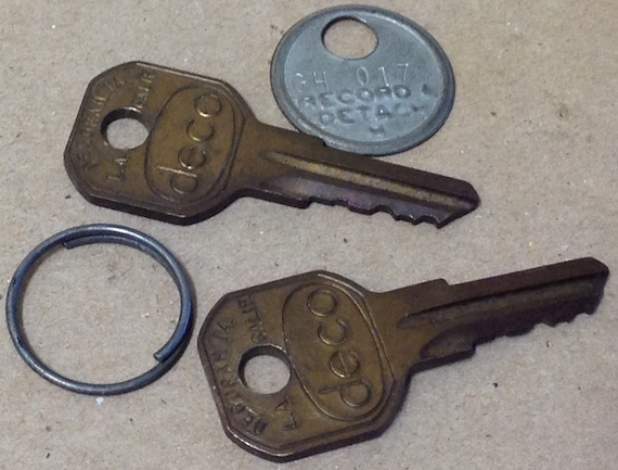 Vintage Pair Identical Keys Deco Flat Authentic Brass Decorah Ia La Calif Made In Usa Detach Record Token Gh017 Earrings Art Metal