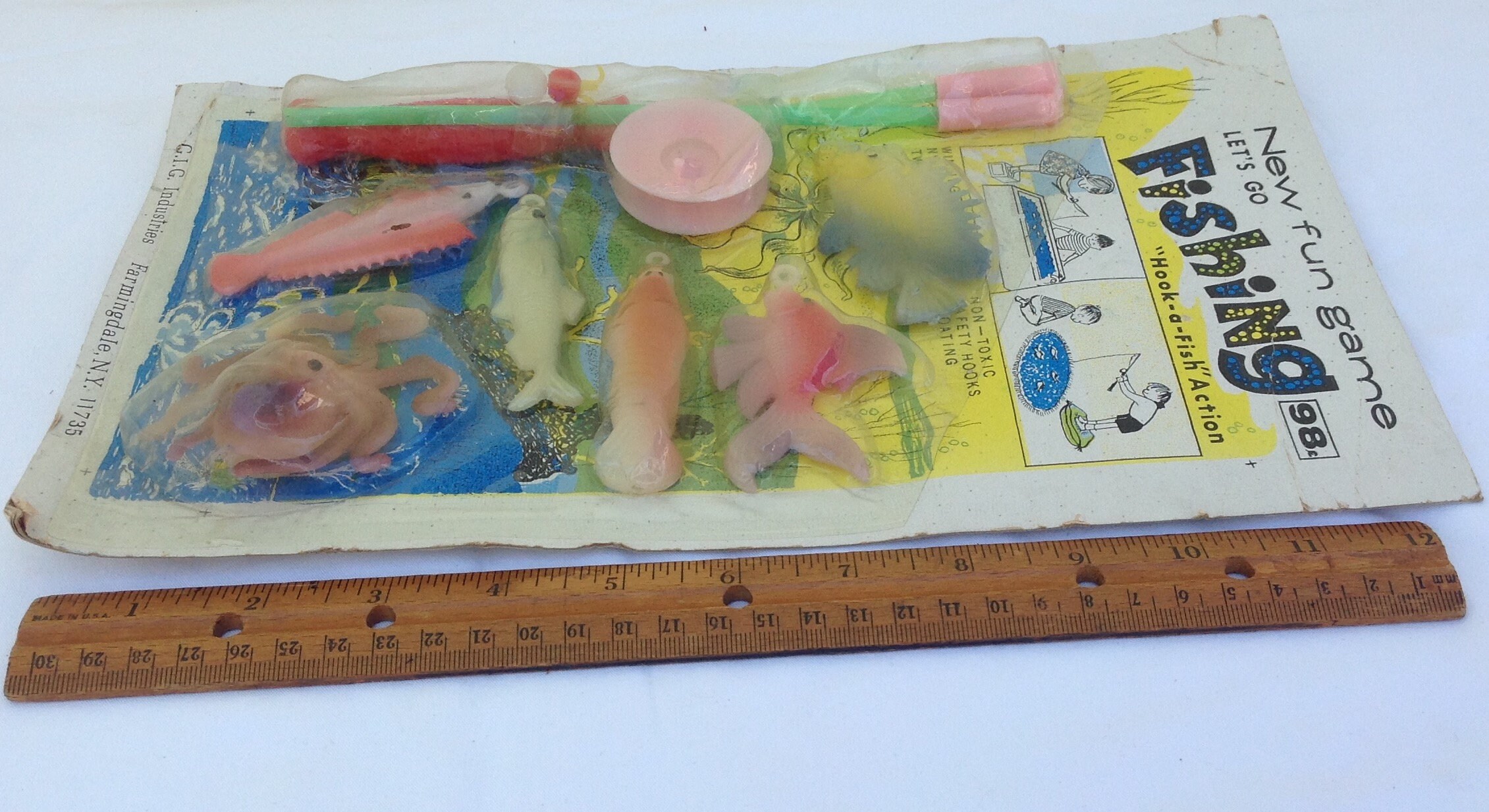 Vintage Fishing Toy 1960's Plastic Play Set Dime Store New Fun Let's Go  Fishing USA Hook & Fish Action Reel Line Hook GIG Industries NIP New 