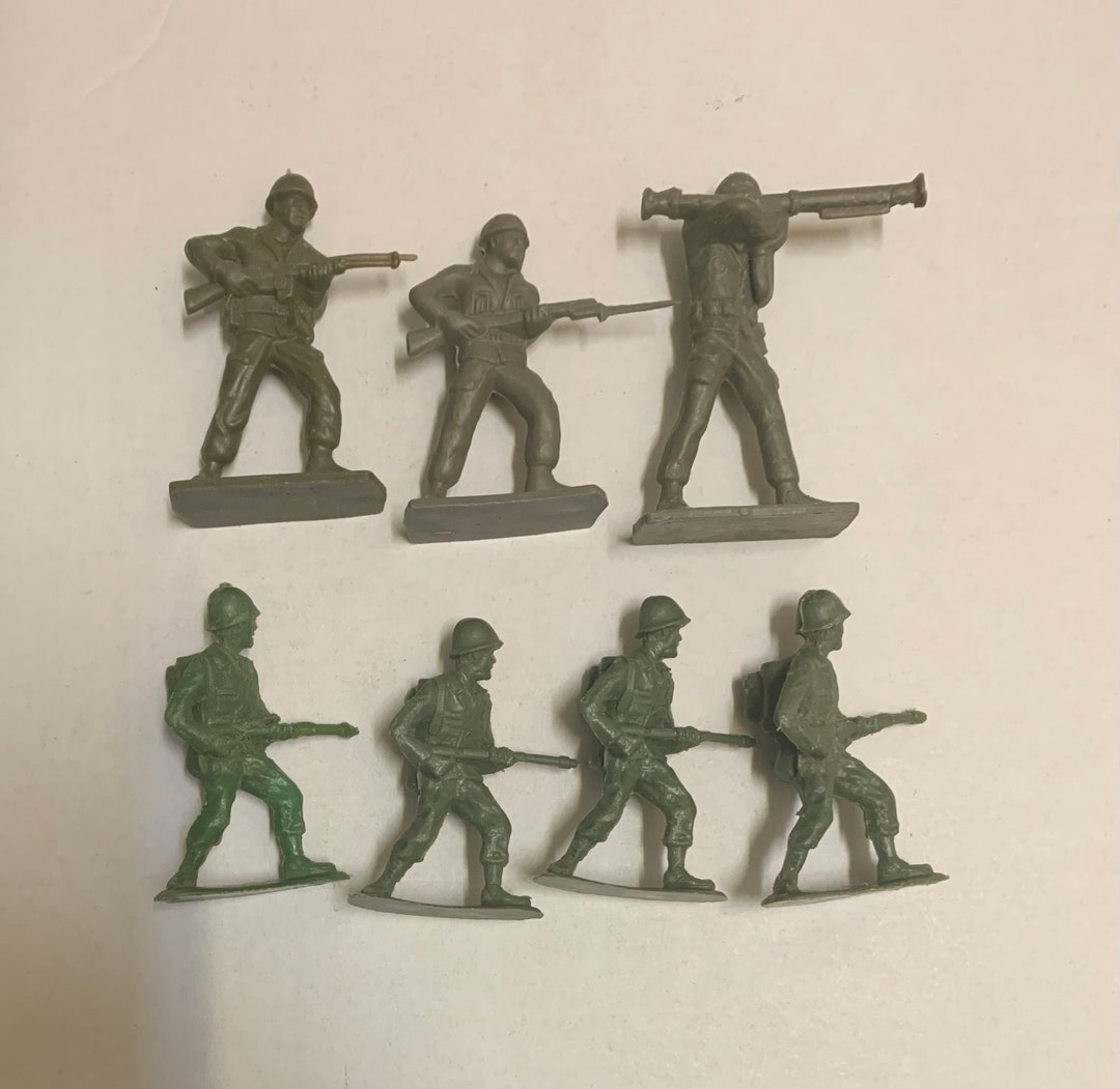 Vintage 1950-60s WWII Korea Tim Mee Werner Plastic 60mm 70mm US