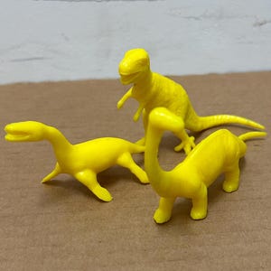 MPC Yellow Dinosaur lot of 3 Vintage Plastic Toy Figures 1960&#39;s Prehistoric Tyrannosaurus Rex Brontosaurus Kronosaurus T-Rex 1st Series