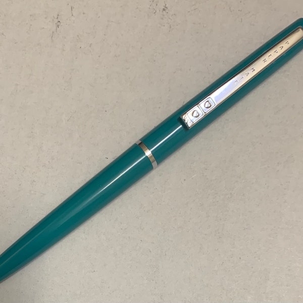 Paper Mate vintage Malibu shade of Turquoise Double Heart Ball Point Pen PRISTINE USA 1971 1970s plastic clicker New old store Refill Writes