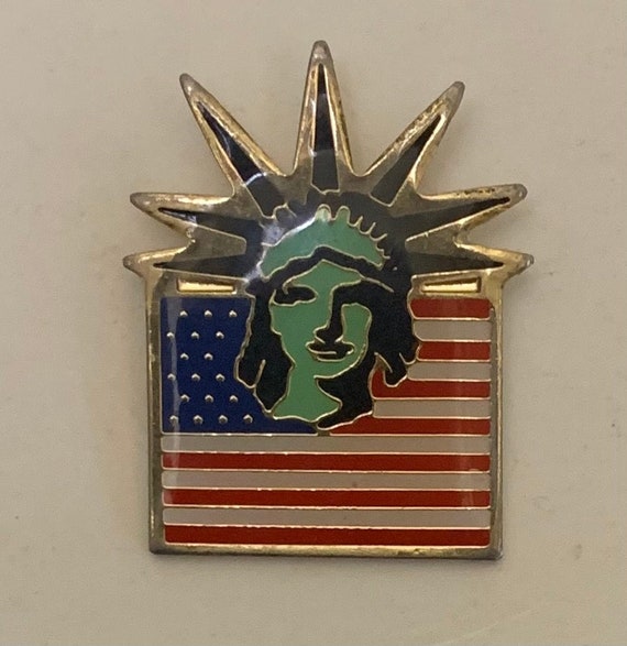 1983 Statue of Liberty Flag Pin Vintage USA NY New