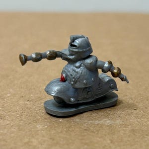 LP Space toy 1/72 robot extraterrestre astronaute lunaire Scooter moto Hong Kong Hong Kong Figurine en plastique vintage des années 1960, haute de 2,5 cm (1 po.)