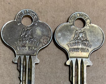 Antique Keys Eagle Lock Co ornate flat true vintage brass lot of 2 Terryville Conn USA Ct FFJVB  FZALU vintage art metal hardware history