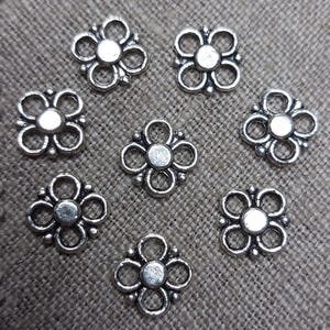 8 Pcs. Antique Silver Metal Connector/Pendant 8 mm