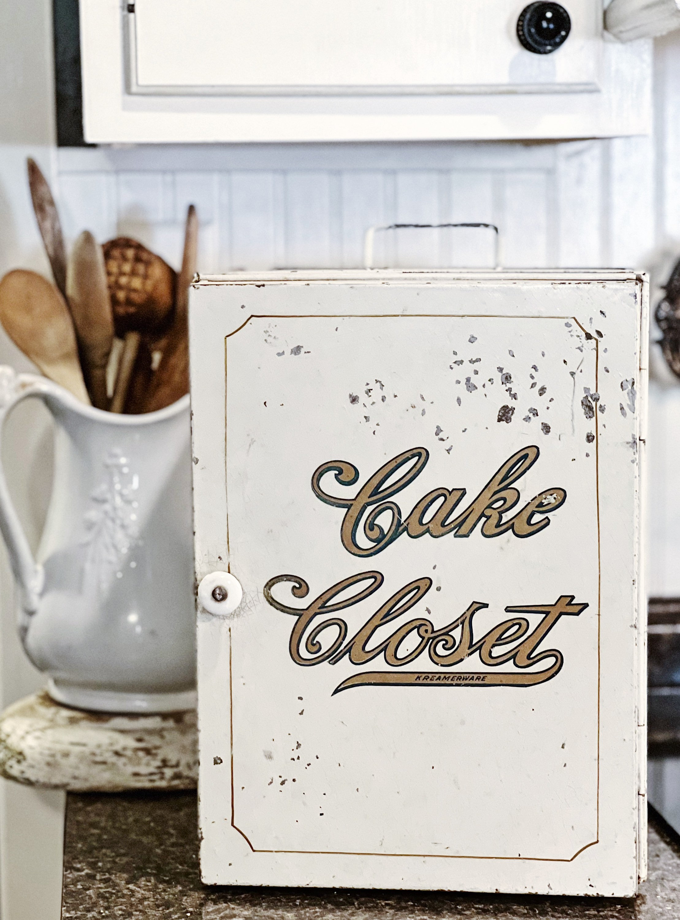 Antique KREAMERWARE CAKE CLOSET Chippy Creamy White Gold Paint