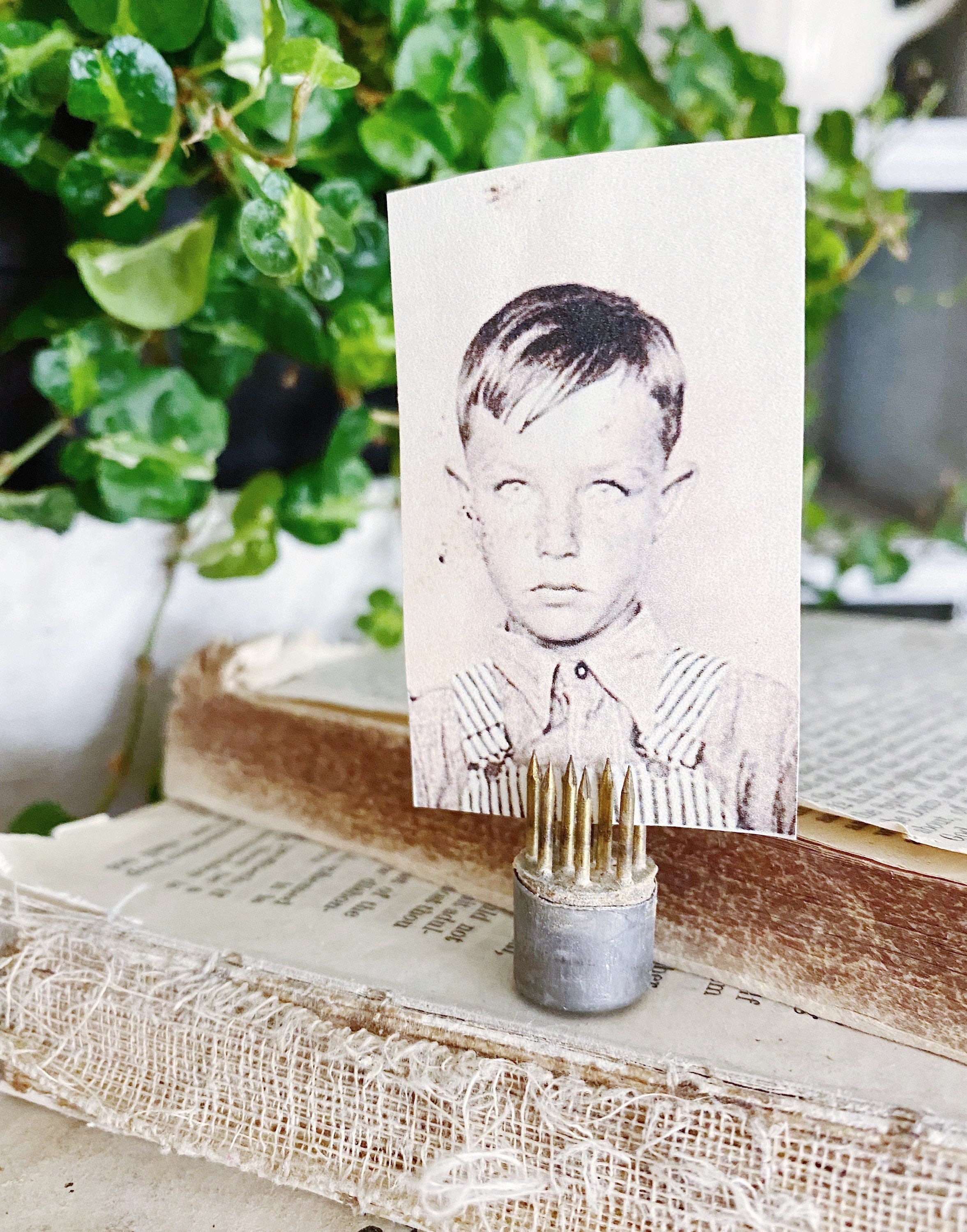 M1479 Vintage 1950s ツーフェイス ブックエンド Vintage Metal Floral Frog Flower Spike Holder Farmhouse Decor