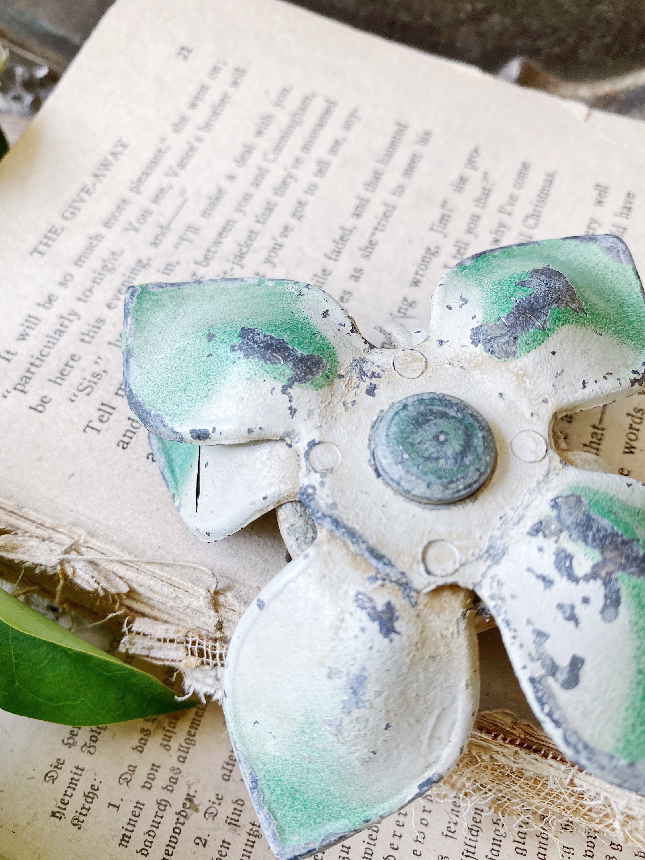 How To Use A Metal Flower Frog - White Lilac Farmhouse