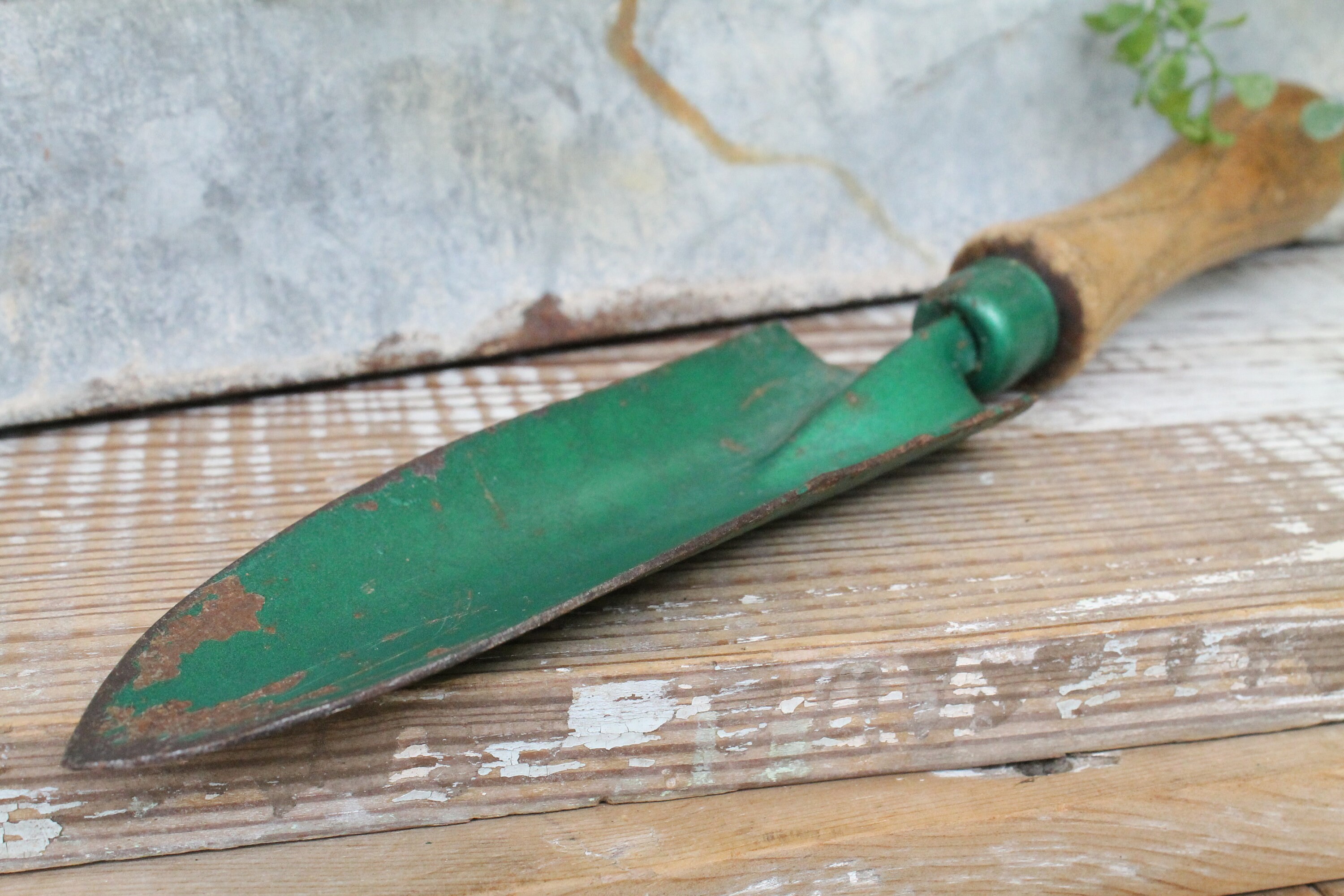 Vintage Garden Hand Tool Trowel Metal Wood GREEN Farmhouse Country