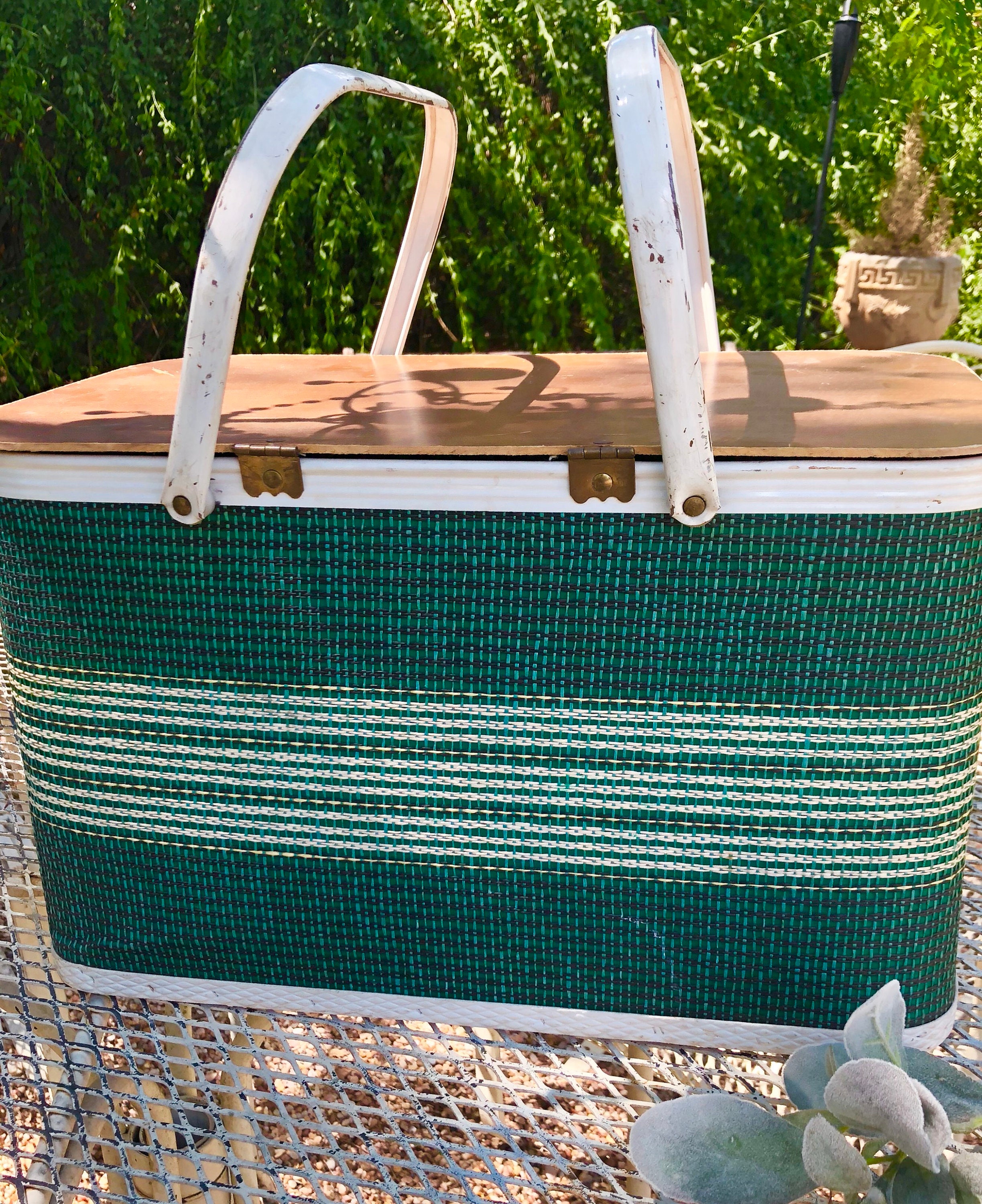 Vintage GREEN Picnic Basket Farmhouse Decor fixer Upper Retro Decor Mid