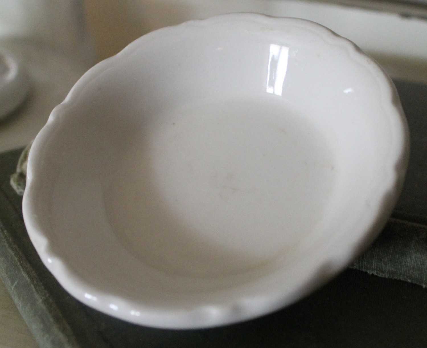 Vintage White Ironstone Bowl Scallop French SYRACUSE Farmhouse Decor