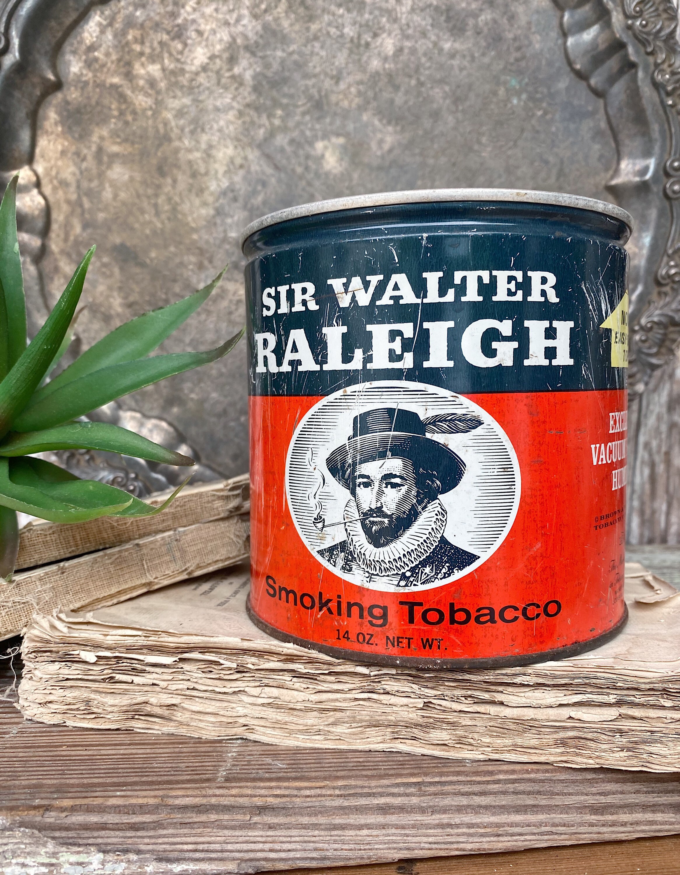 Vintage SIR WALTER RALEIGH Pipe Tobacco Tin Canister Box Farmhouse