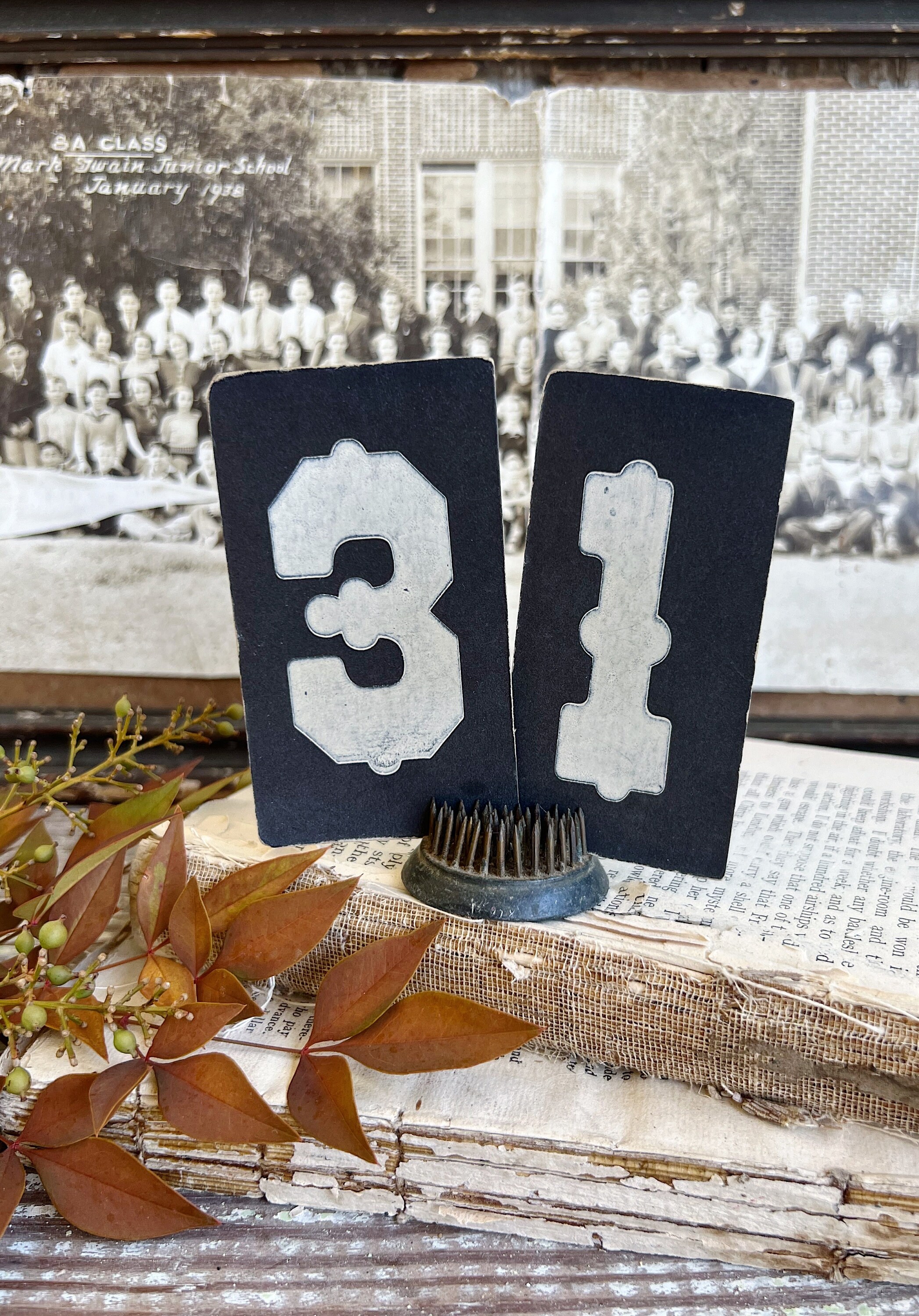 Vintage HALLOWEEN Number 31 BLACK Card Sign Set Farmhouse Decor