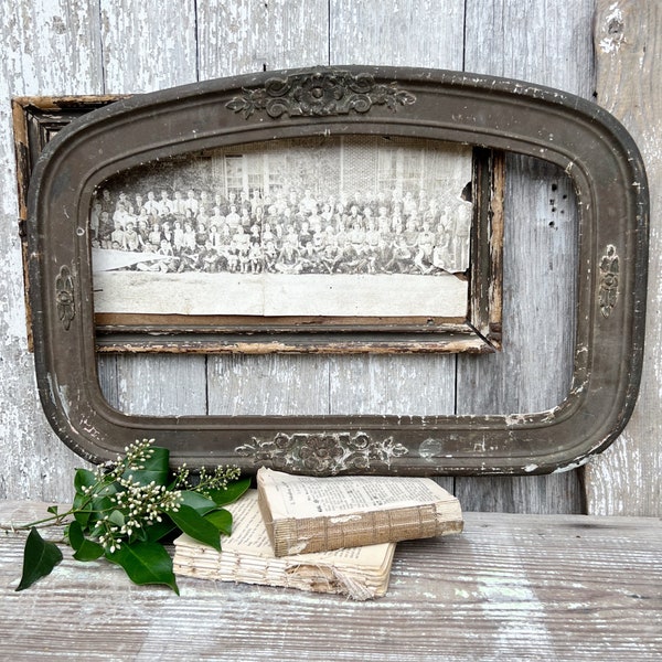 Antique OVAL ARCH Wooden Frame BLACK Gilded Ornate Fruit Leaf Farmhouse Decor Gesso