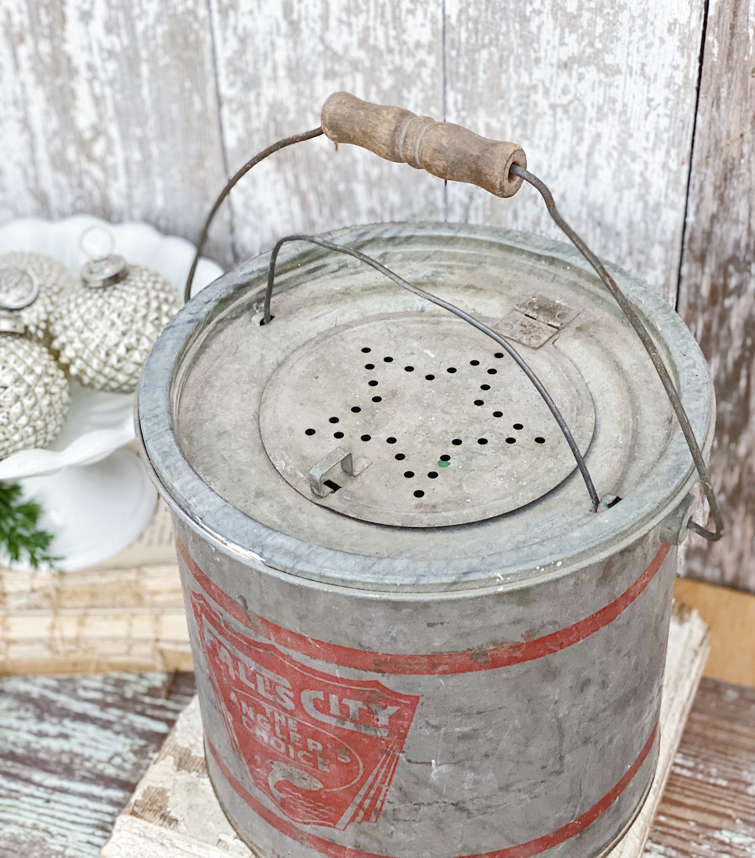 Rustic Farmhouse Metal Minnow Bucket - Perfect for Cottage or