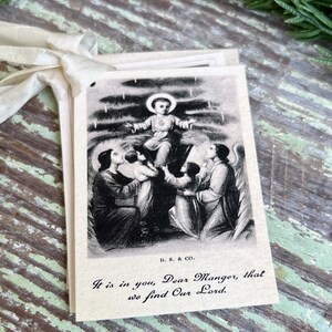 Geschenkanhänger Säugling BABY JESUS MANGER mit Engelsbaum Bauernhaus Dekor Französisch Gebetskarte Religiöse Weihnachten Christlich Katholisch