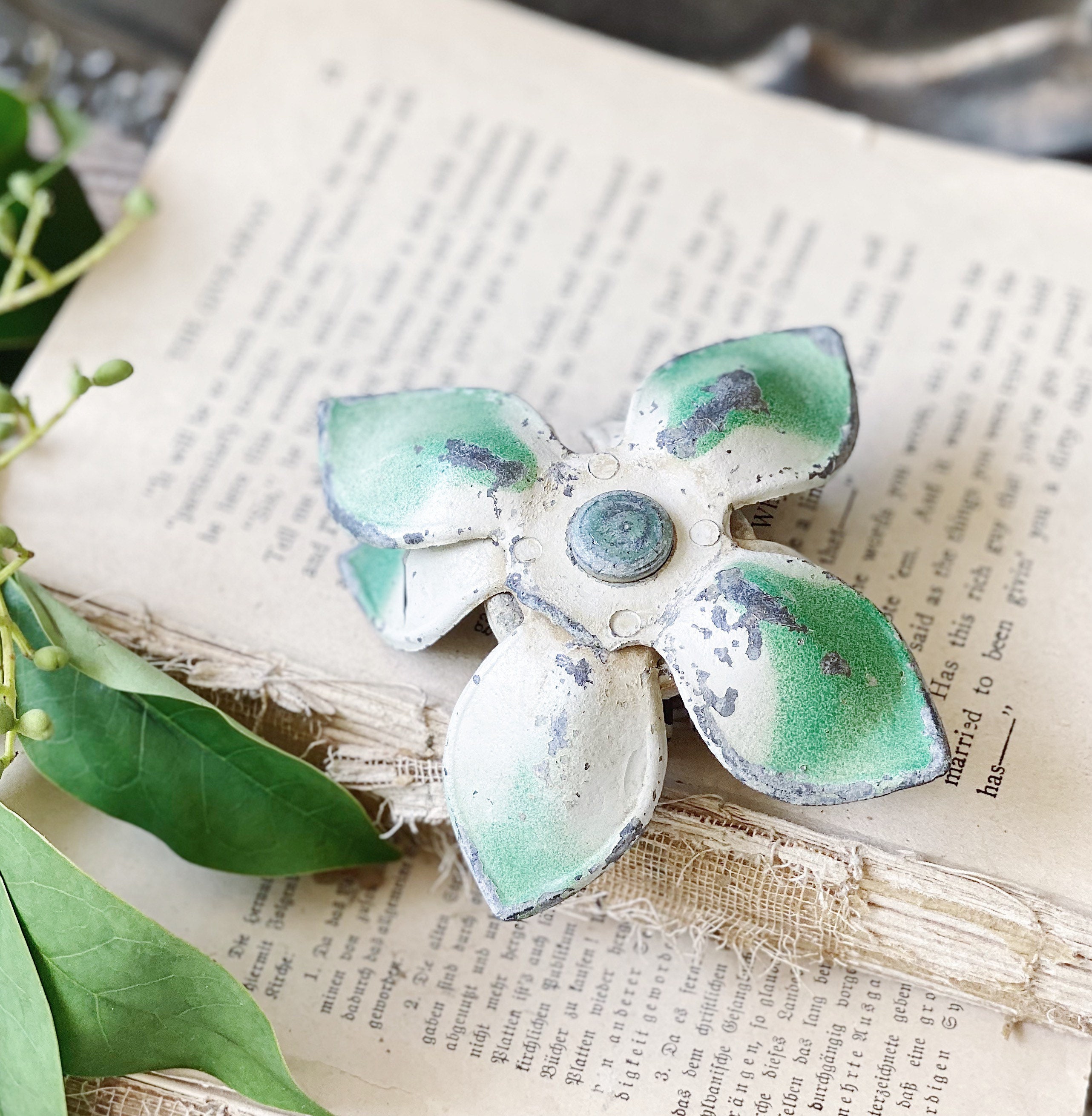 How To Use A Metal Flower Frog - White Lilac Farmhouse