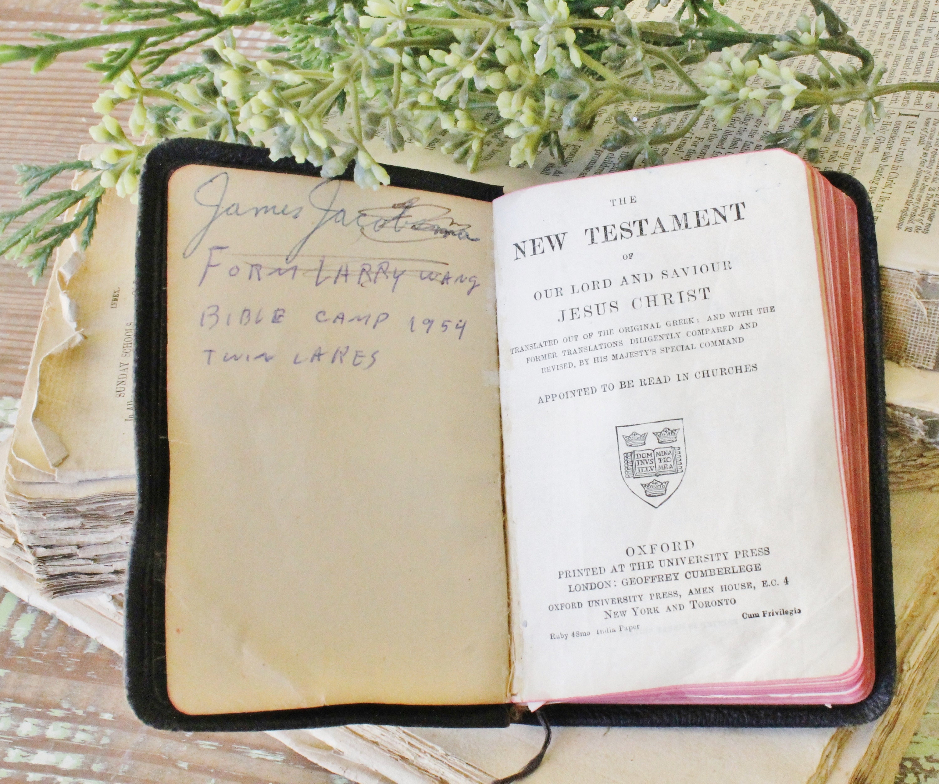 Vintage Bible New Testament BLACK Pocket Bible Farmhouse Decor Fixer Upper Decor Vintage Bible New Testament BLACK Pocket Bible Farmhouse Decor Fixer Upper Decor