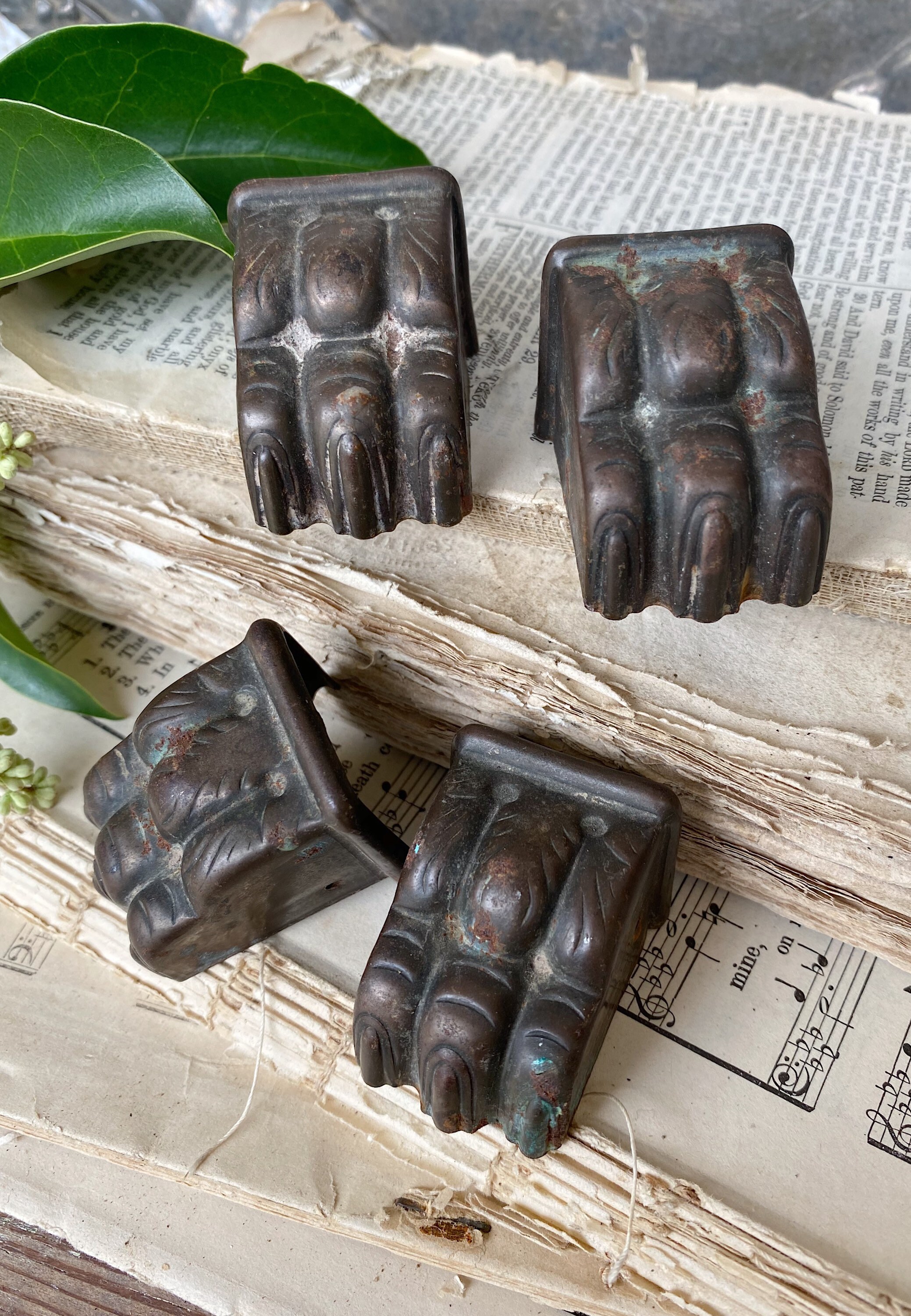 SET OF 4 Antique Claw Feet BRASS Duncan Phyfe Legs Industrial Door