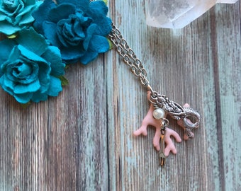 Collier Ariel- Collier La Petite Sirène- Collier Prince Eric- Collier Princesse Disney- Collier Disney Ariel- Collier Corail Rose