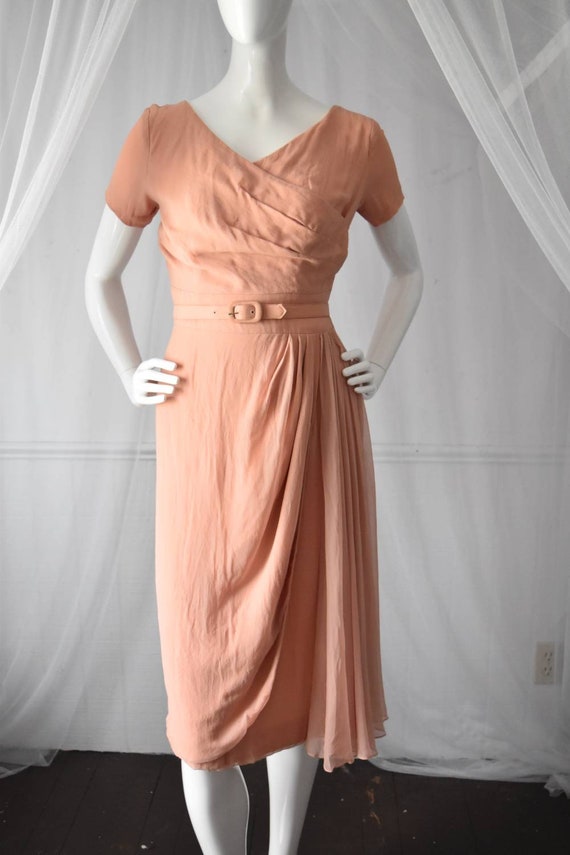 1950s Vintage Dusty Rose Pink Hourglass Cocktail D