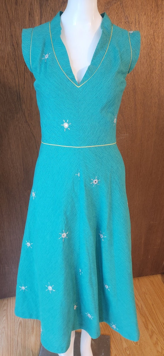 Vintage Emerald Green Cotton and Silk Fitted Dress