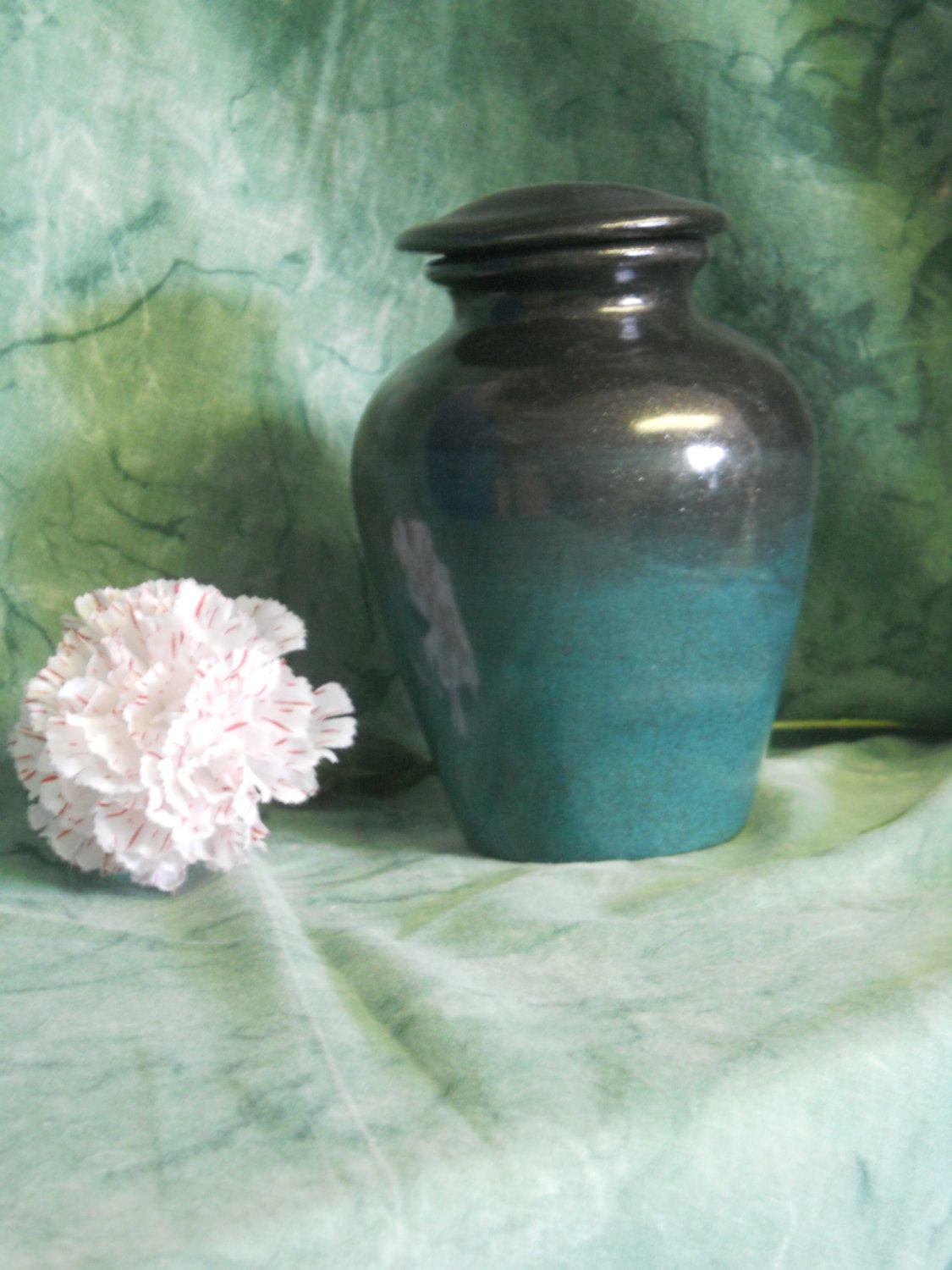 Small Ceramic Jar with Lid, Crematio Urn for Ashes, Shimmering Black